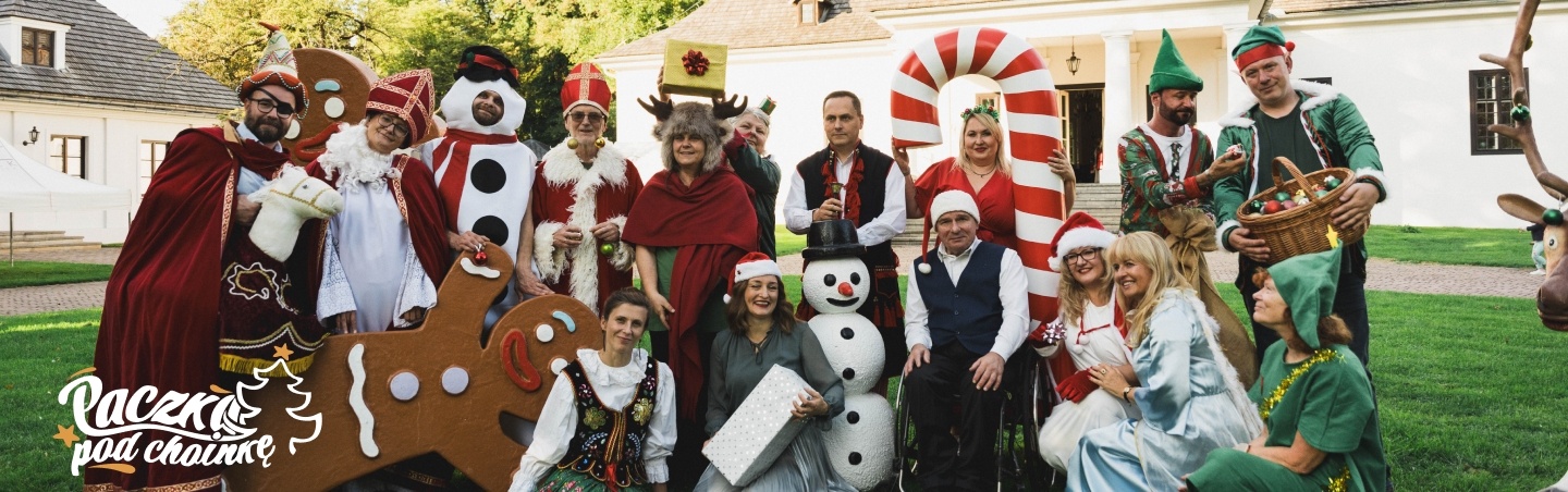 Banner z logiem akcji paczka pod choinkę